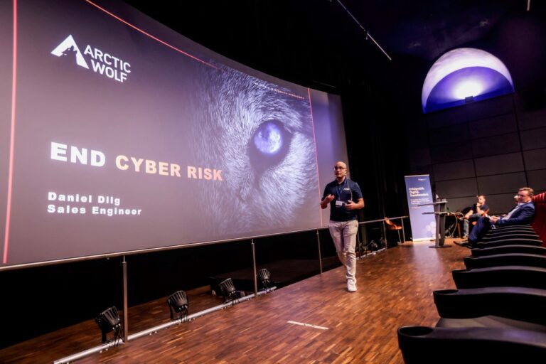 Daniel Dilg Arctic Wolf Innovation Day 2025 in der Kulisse Ettlingen