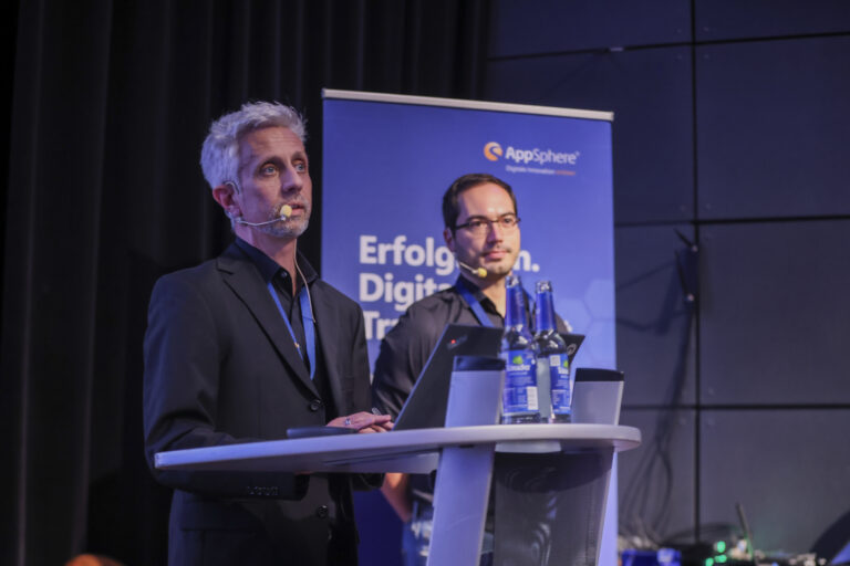 Daniel Vollmer Sinan Mumcu AppSphere Innovation Day 2025 in der Kulisse Ettlingen